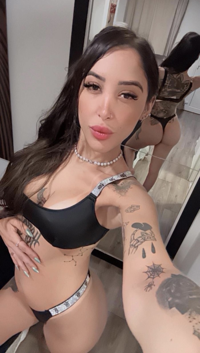 BRASILEñA PUTITA EN SU CIUDAD profile photo