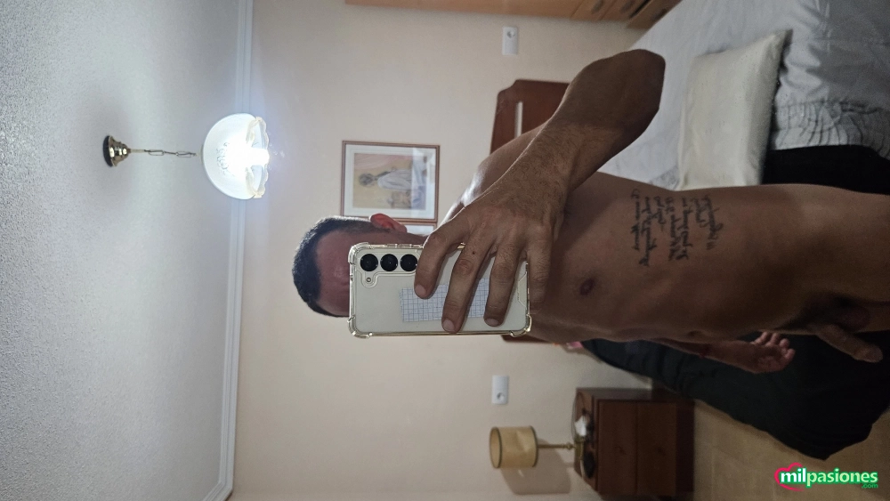 Busco amigas con derecho soy argentino 37 años profile photo