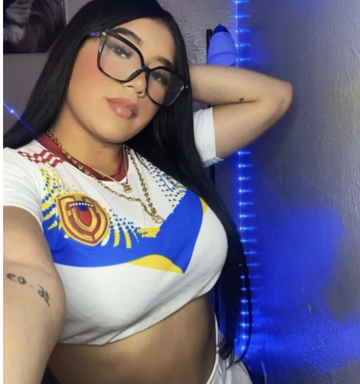 Rich busty new in the city party animal at the top profile photo