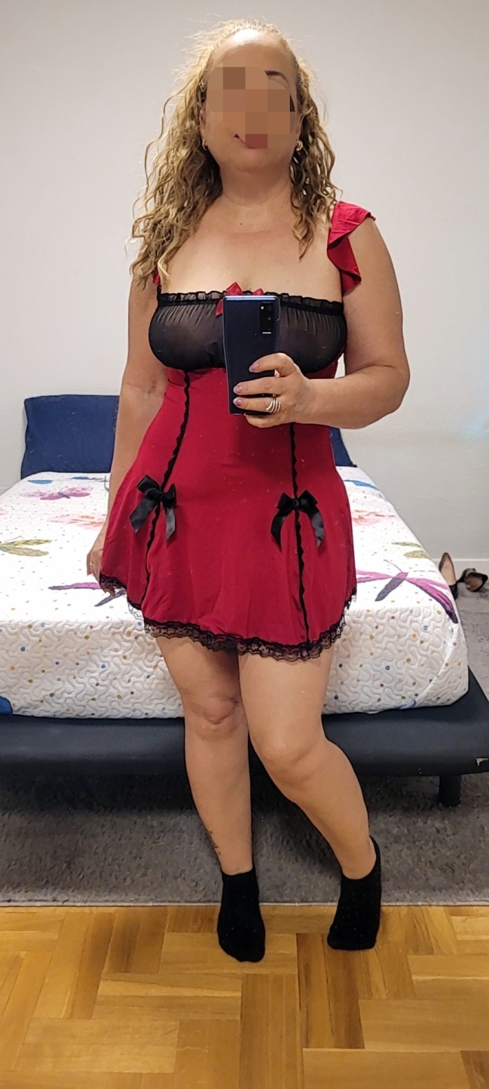 RUBIA MADURITA CON CURVAS ESPECTACULARES EN TERUEL profile photo