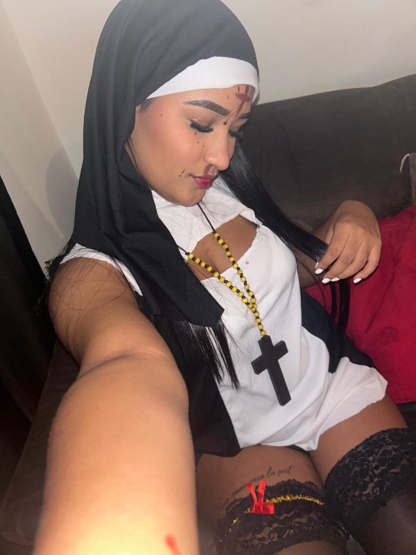 JOVENCITA Y APRETADITA CON GANAS DE HACER PASAR UNA RICA EXPERIENCIA profile photo
