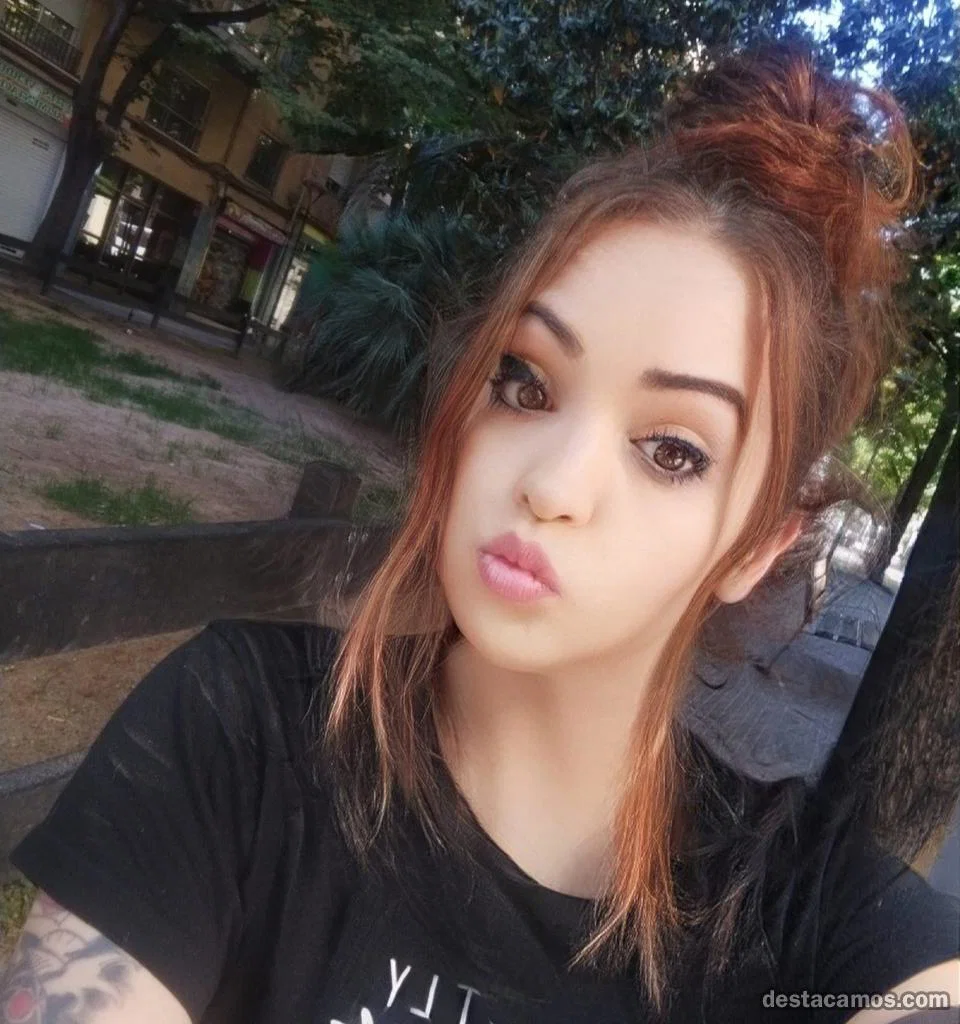 Trans española joven tatuada super femenina profile photo