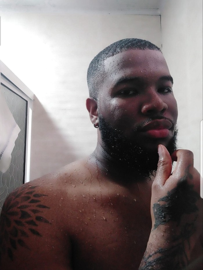 COLOMBIANO DE LUJO EXPLOSIVO Y CON VERGÓN IMPRESIONANTE profile photo