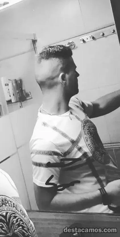 Chico joven y guapo profile photo