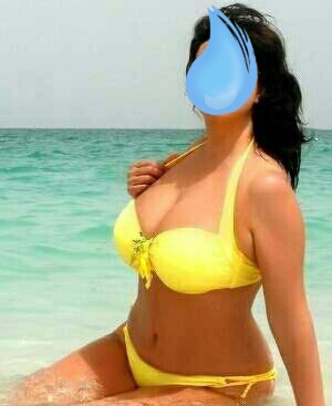 Sexy busty masseuse. Masaje relajante y mas profile photo