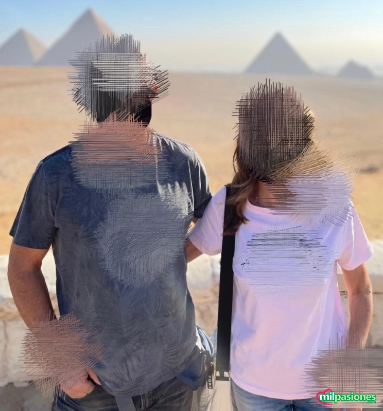 Pareja busca charlas……… telefónicas con hombres pasarlo B profile photo