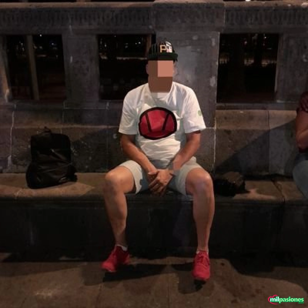 Chico busca pareja liberal para encuentro divertido y sexual profile photo