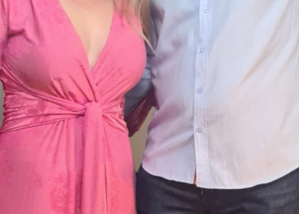 Pareja atractiva profile photo