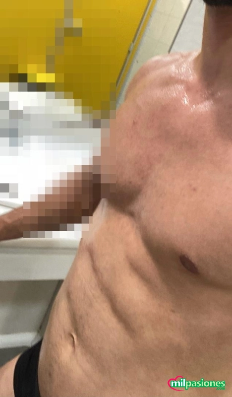 Joven moreno busca maduras y parejas hot profile photo