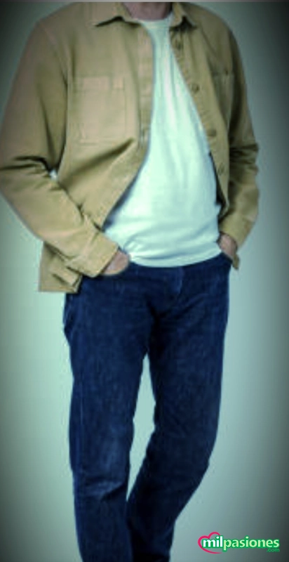 I offer myself to a couple of women for games profile photo