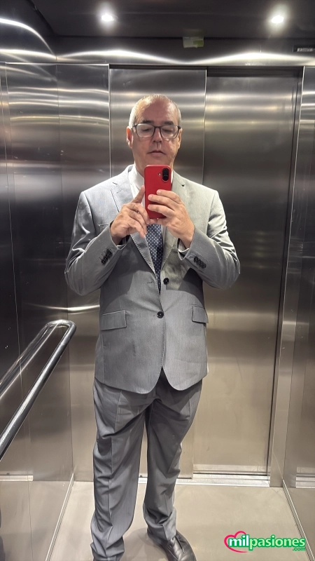 A chica no profesional o casada 200 profile photo