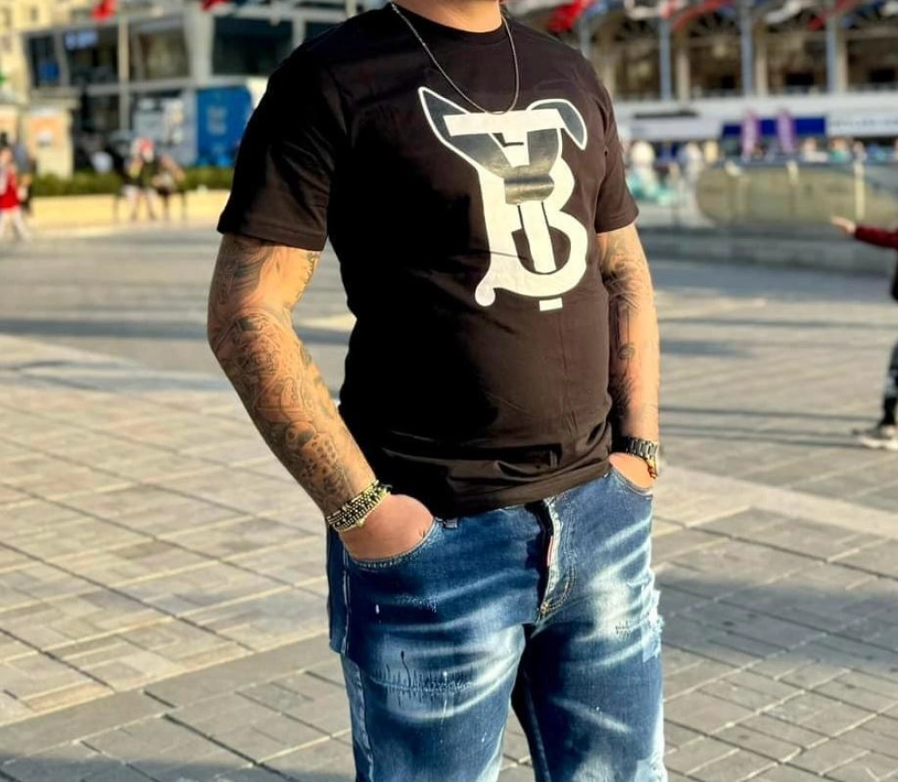 Chico joven Voyeur (Miron) busco pareja o chicas solas profile photo