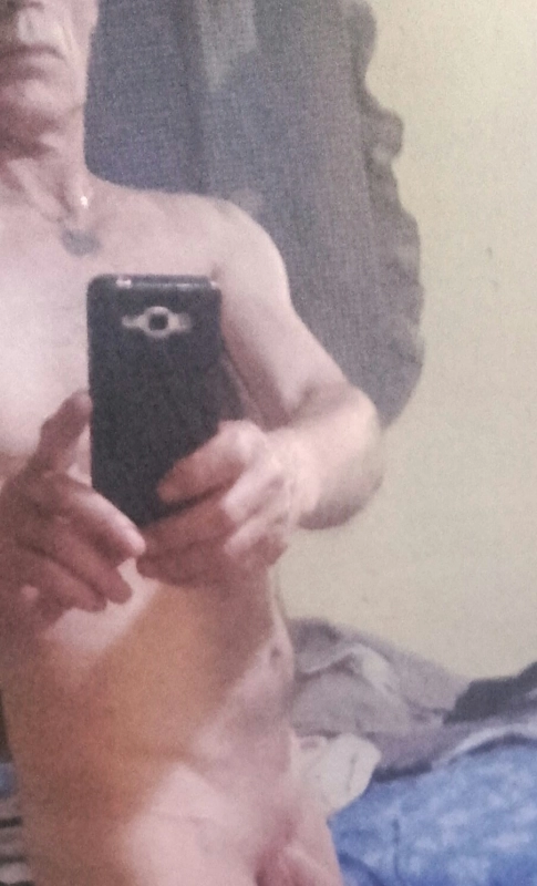 Disponible por las tsrdes...en ocaña.soy discreto profile photo