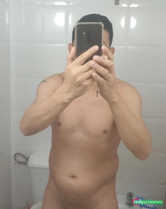 Alguna pareja para conocer soy chico muy discreto profile photo