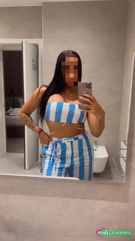 Latina curiosa para caballeros y parejas profile photo