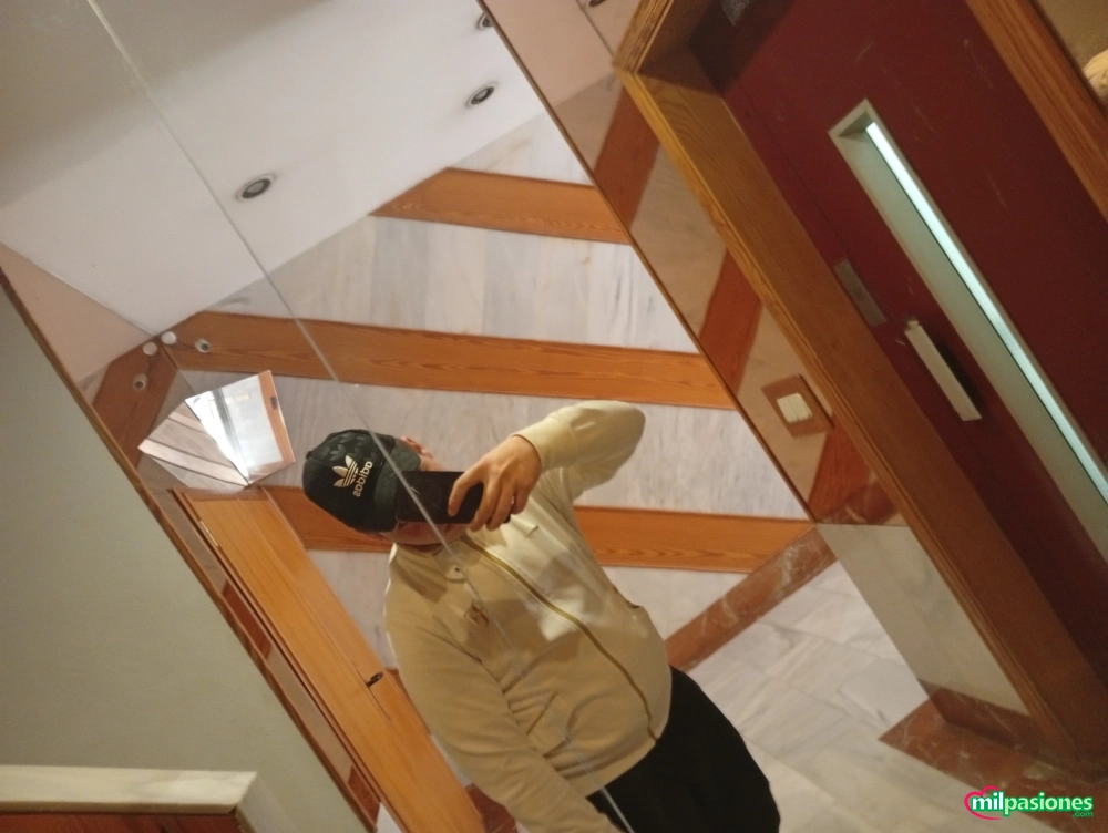Joven masculino buscando colegueo y morbo profile photo