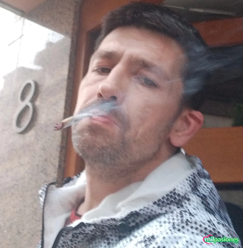 Busco mujer con la que poder divertirnos juntos profile photo