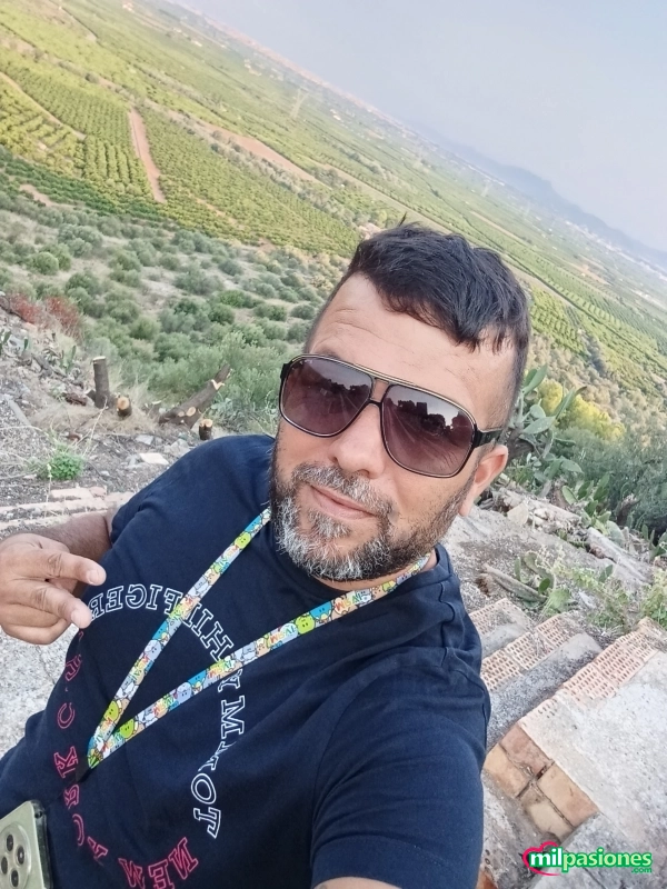 Buscamos trans para trio somos pareja discreta lo pasaremos profile photo