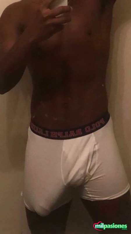 SOY AFRICANO MUY EDUCADO LIMPIO SANO ESTOY DISPONIBLE 24H profile photo