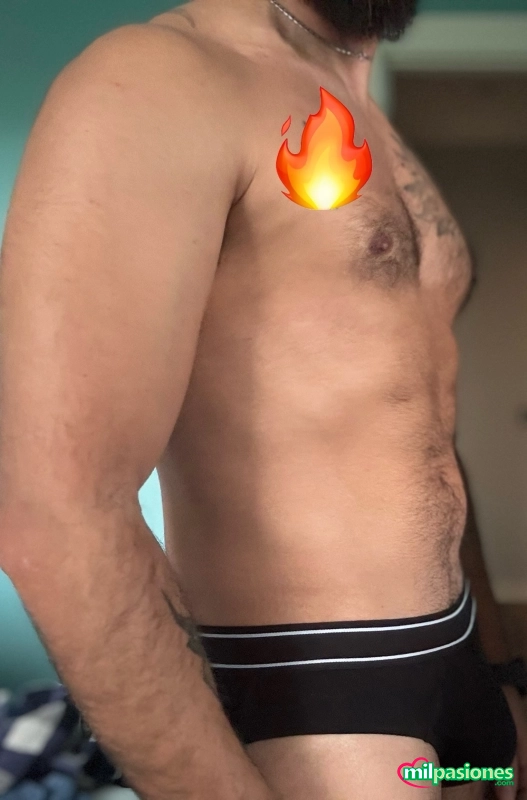 Hombre atractivo profile photo