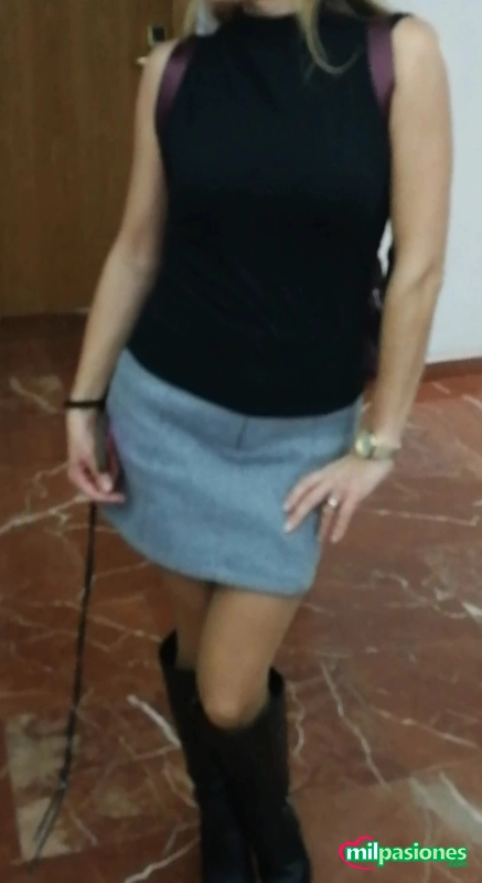 Mi mujer al mejor postor. Solo hombres solventes profile photo