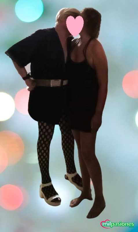 Pareja Travesti y mujer busca amiga travesti/CD. CHICO NO profile photo