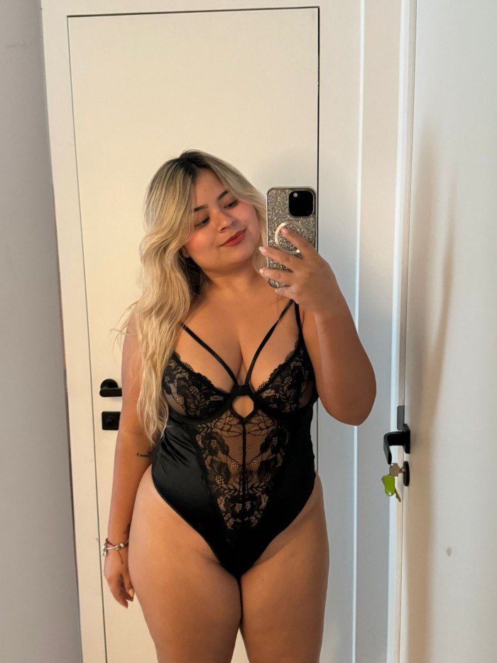 POTENTE RUBIA EXPLOSIVA CON BUEANS TETAZAS profile photo