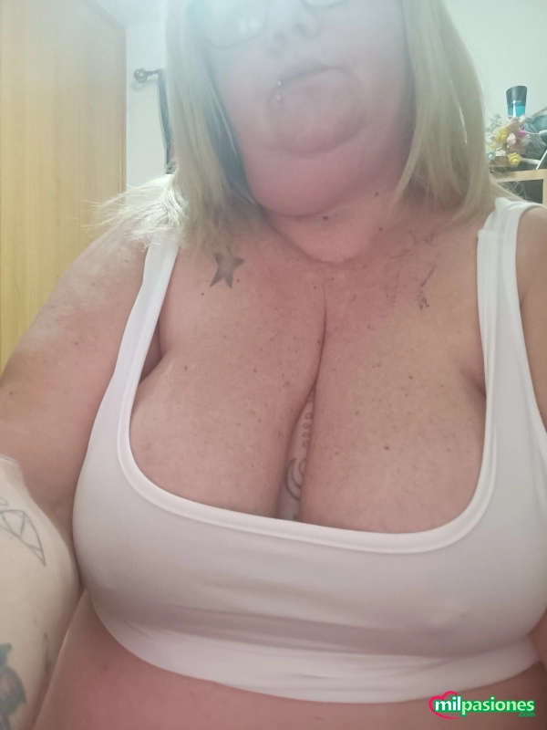 Pareja curvy busca mujer para encuentros profile photo