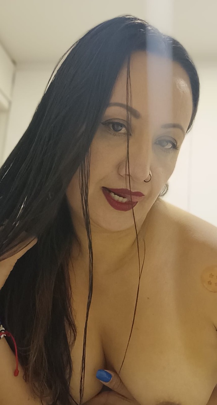 VEN QUE TENGO GANAS DE PASARLA RICO FIESTERA profile photo