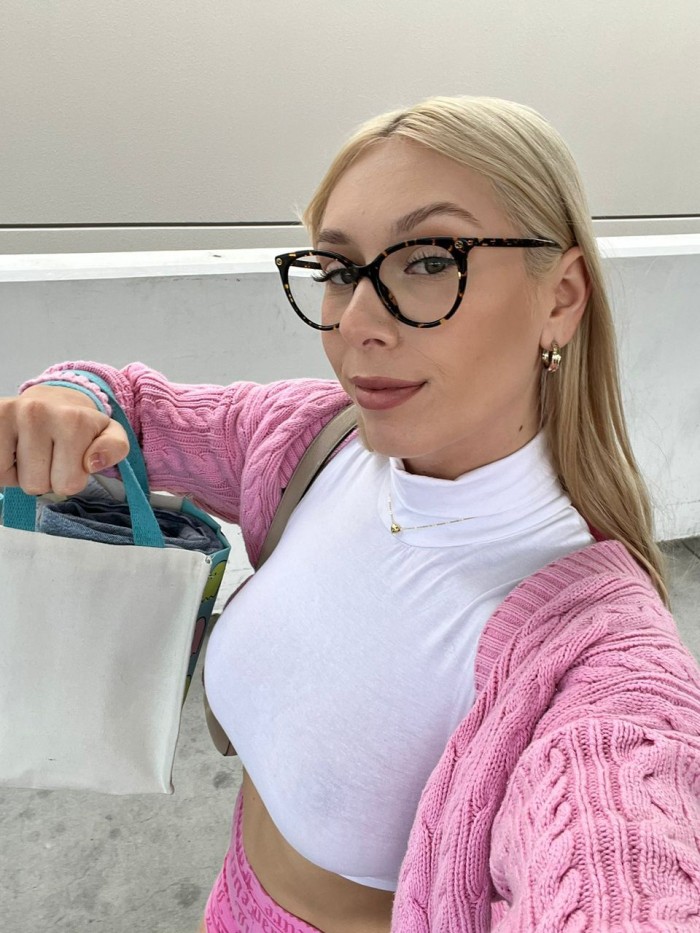 MUJER MADURA DISPONIBLE PARA SEXO Y MASAJES. profile photo