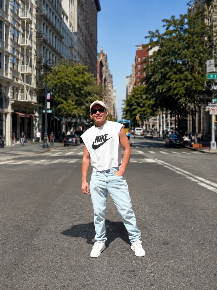 JOVEN IMPLICADO Y DOTADO PARA QUE DISFRUTES DE UN profile photo