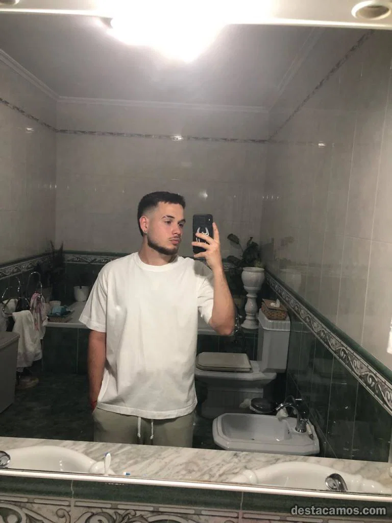 Chico de compañía para mujeres profile photo