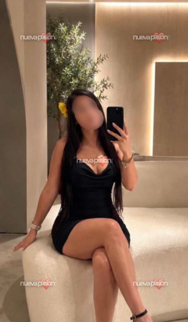 ARDIENTE VENEZOLANA FIESTERA POR POCOS DíAS…. profile photo