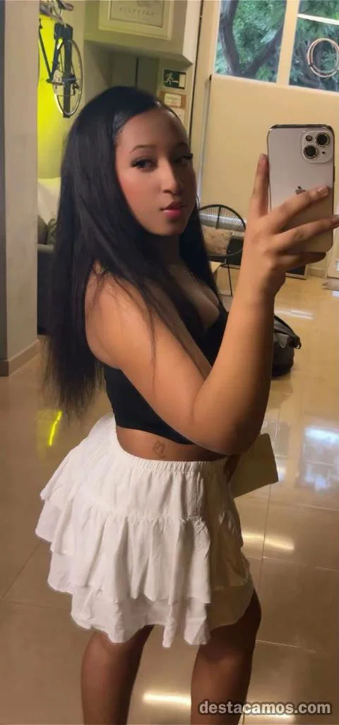 Sara Encanto Latino profile photo