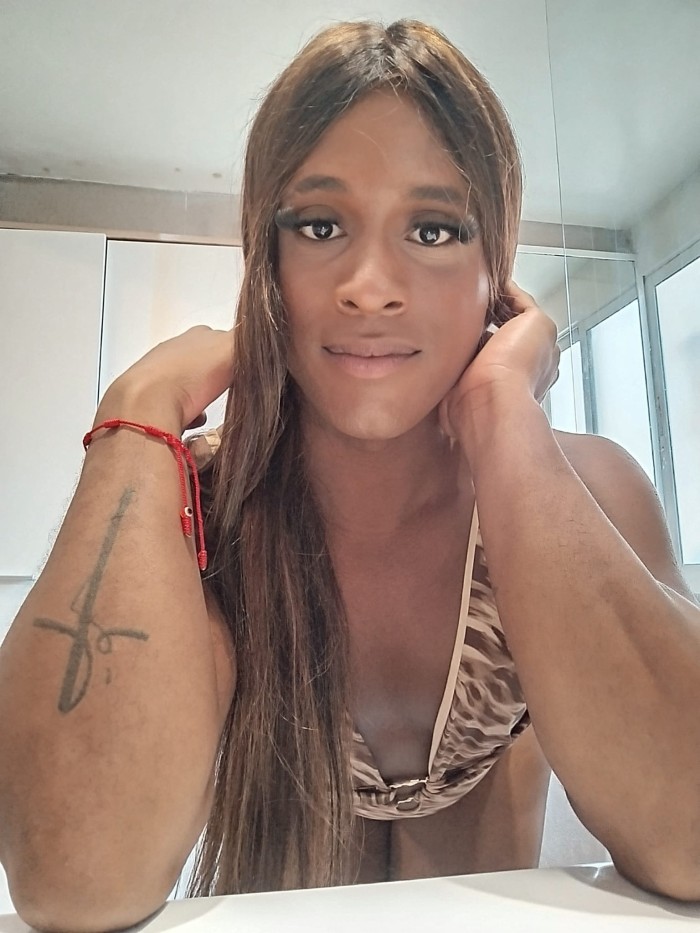 EN ALICANTE TRANS DESEOSA DE COMER POLLA NOVEDAD profile photo