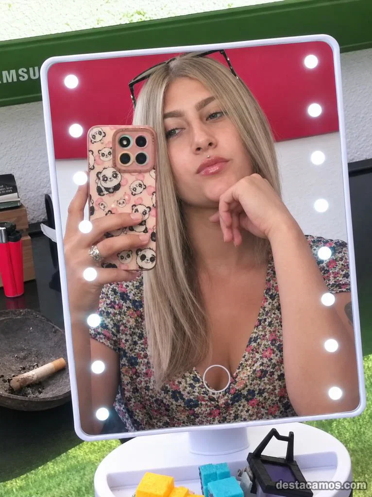 Let me be your best secret profile photo