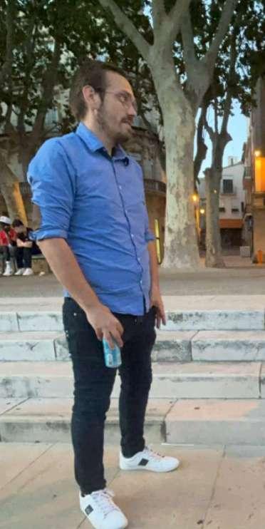 Joven chico por mujeres profile photo