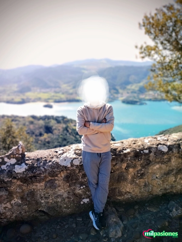 Latino complaciente para las q se sienten excluidas profile photo