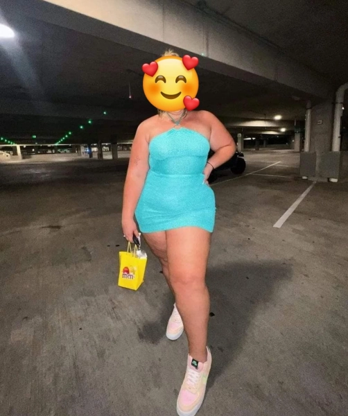 Mujer bella complaciente bezucona muy alegre puro ???????????? profile photo