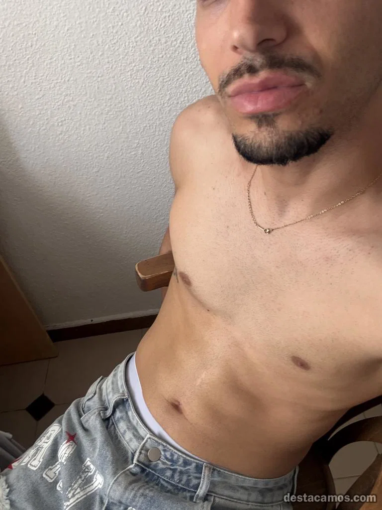 Chico de compañía. profile photo