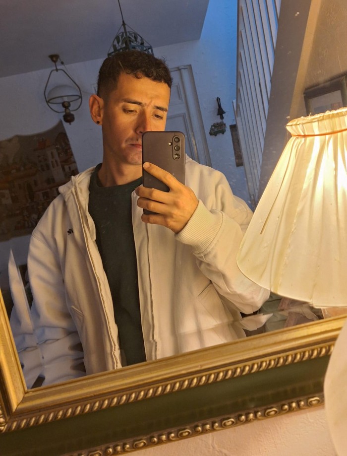 PRIMERA VEZ NIñATO COLOMBIANO MORBOSO VIGO CENTRO profile photo