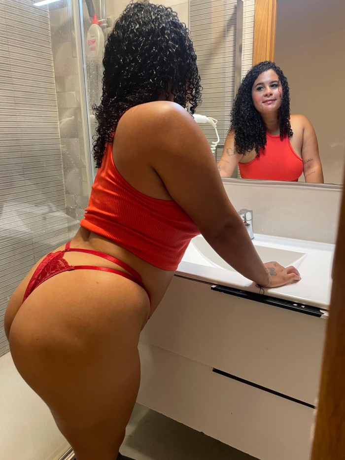 IMPLICADA CCHONDA MORBOSA MUY COMPLETA profile photo