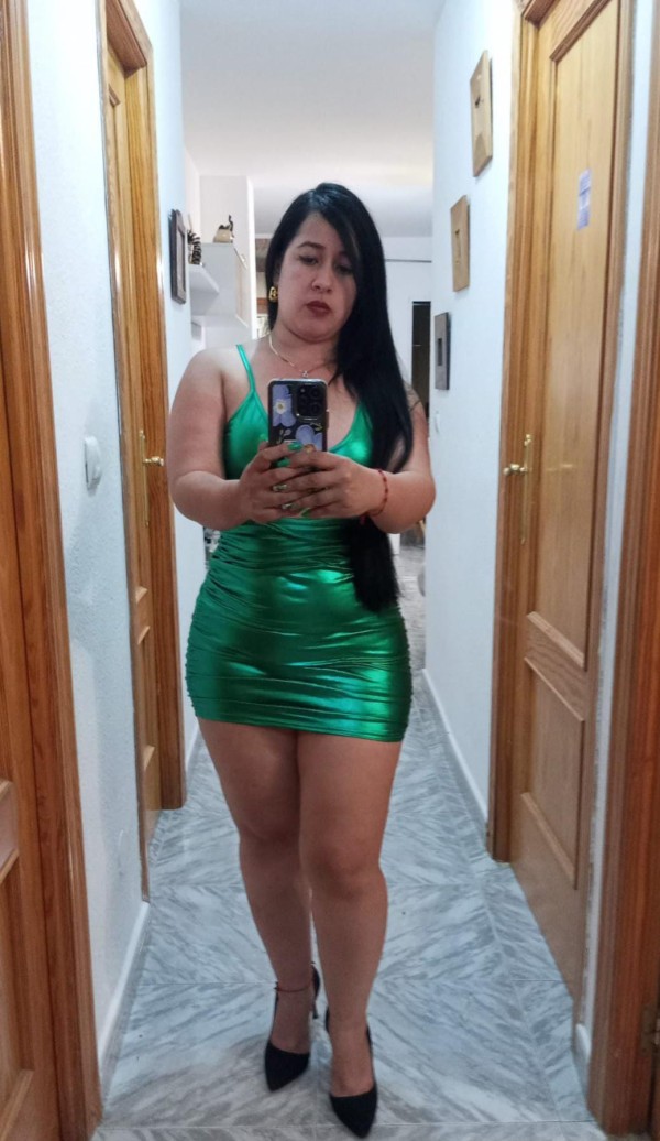 UNA PELI NEGRA ENCANTADORA VEN A CONOCERME profile photo