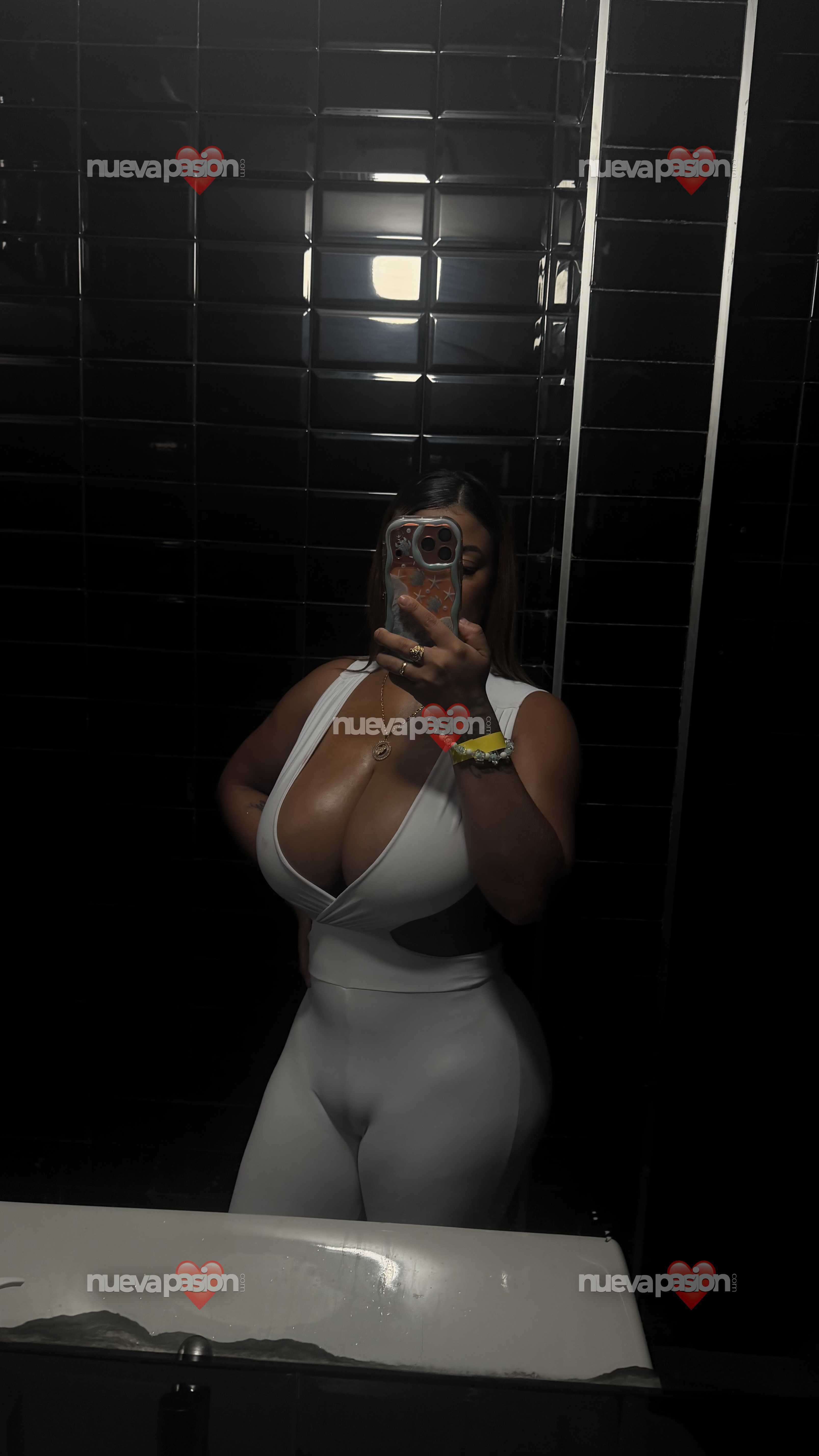 Nueva profile photo