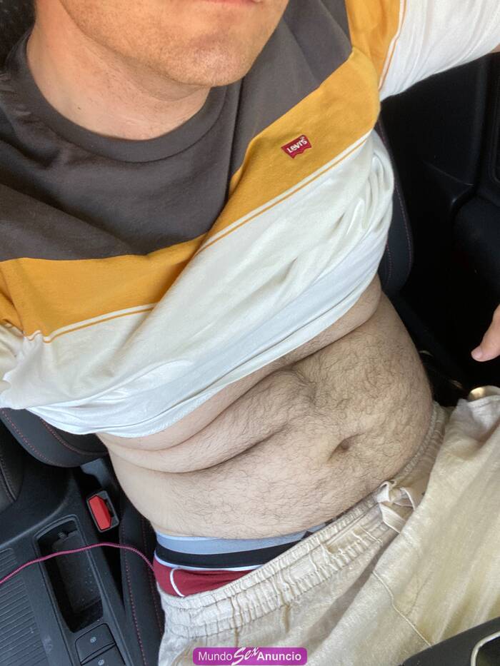 Busco chico joven para disfrutar juntos de una noche de complicidad y morbo profile photo