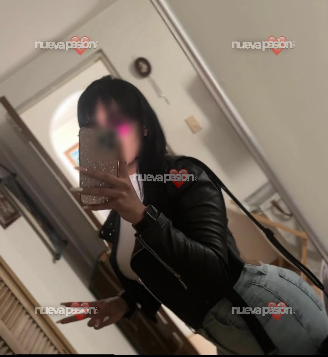 Hola mis amores mucho gusto Ambar estoy en la ciudad tengo 28 años soy una chica alegre extrovertida encantada de pasar un buen rato a gusto y disfrutar de los placeres que nos da profile photo