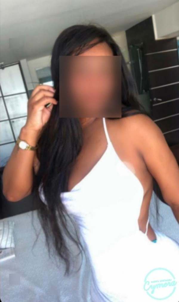 SEXY FRAU MIT NAßER VAGINE profile photo