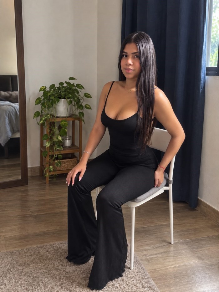 DELICIOUS COLOMBIAN BROWN-Haired SEXY AND FUN-LOVING!! profile photo