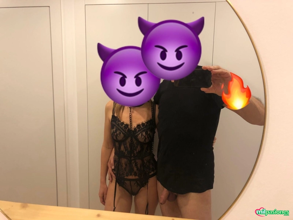 Tarragona.Somos pareja buscando varios hombres para gangbang profile photo