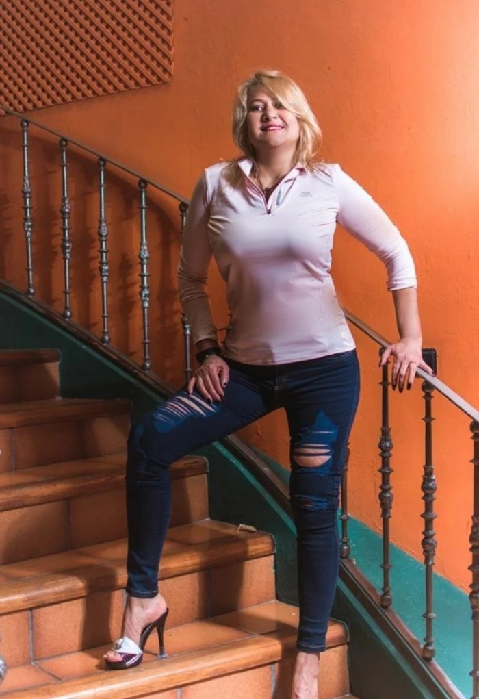 CARMEN VALENCIANA JUNGE REIFE 58 JAHRE UNABHÄNGIG 2 MAL 40 profile photo